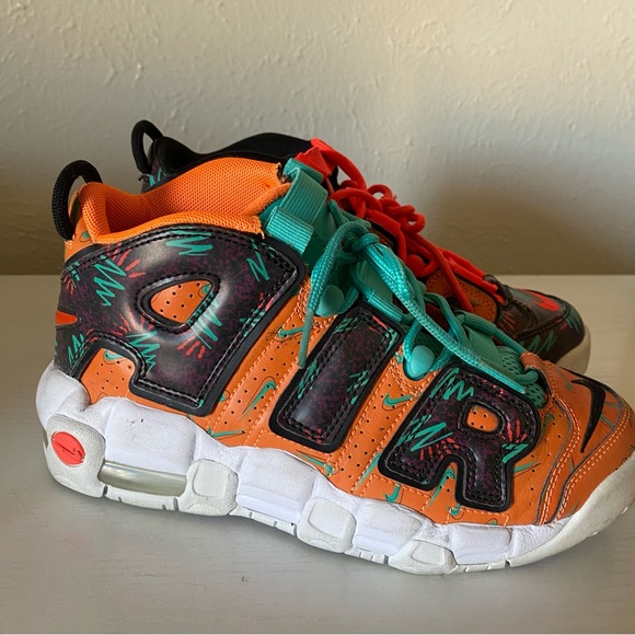 What’s the 90s Nike - Picture 3 of 4